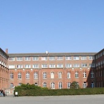 Vue extérieure du lycée