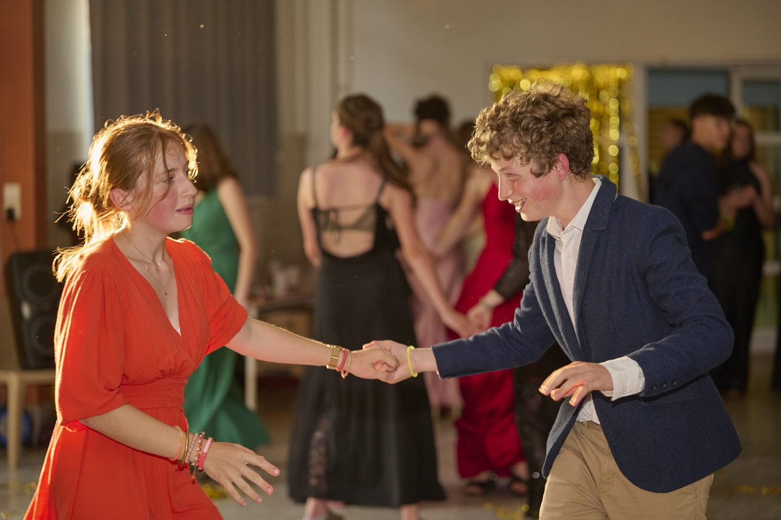 Soirée des lycéens Des lycéens dansent lors d'une soirée de l'établissement
